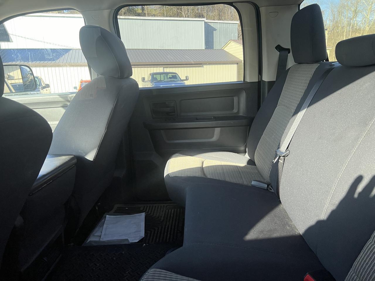 RAM2500 CREW CAB 4X413