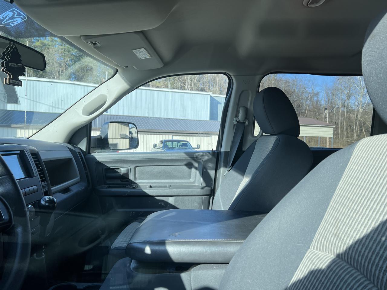 RAM2500 CREW CAB 4X412