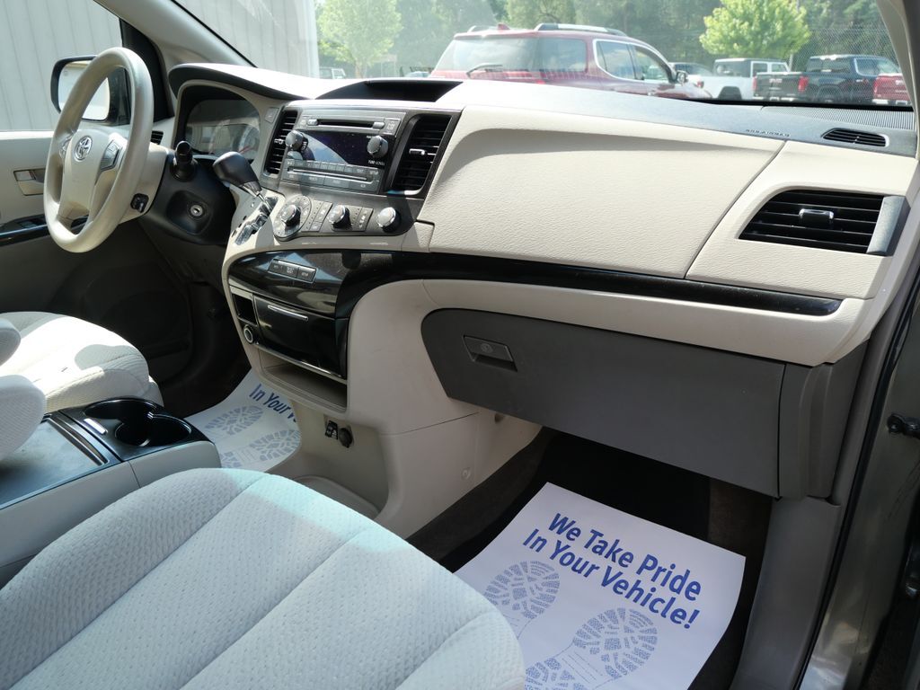 2012 Toyota Sienna LE Mt Pleasant MI