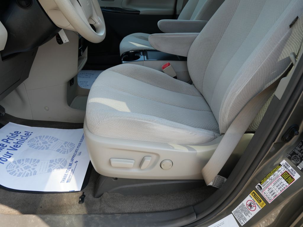 2012 Toyota Sienna LE Mt Pleasant MI