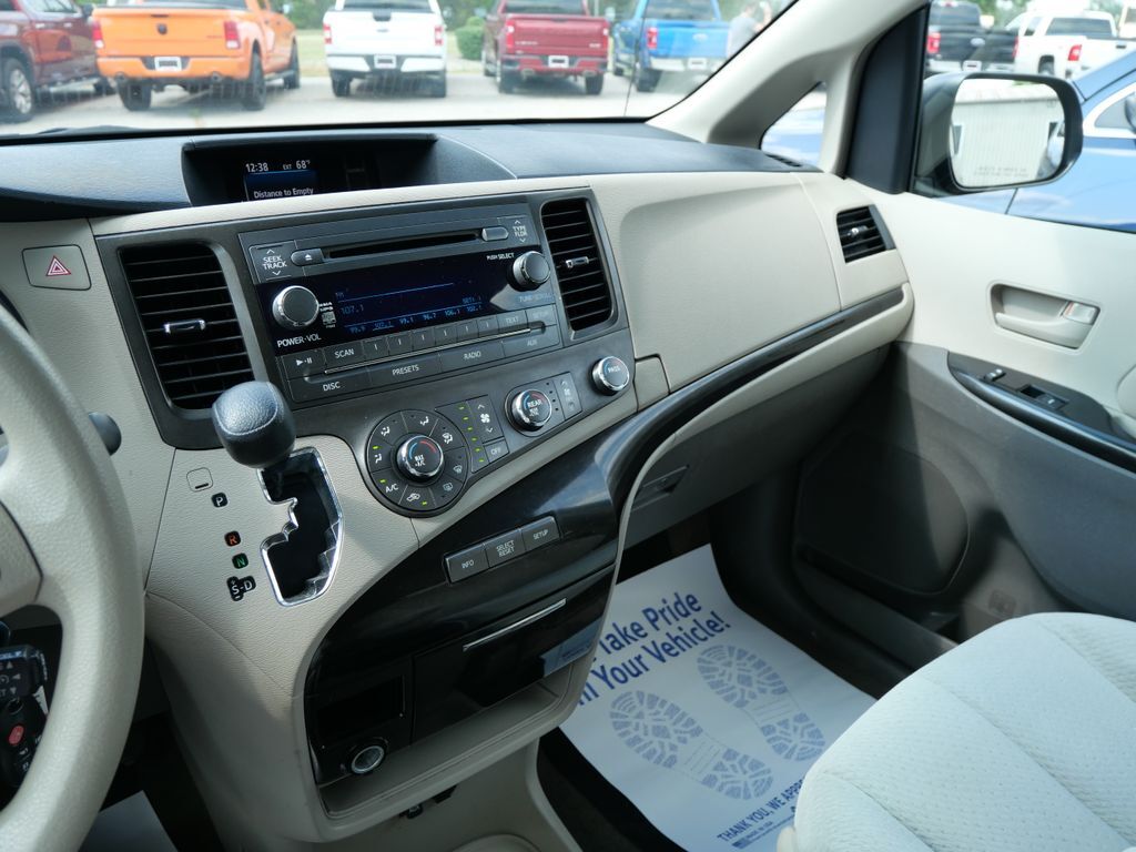 2012 Toyota Sienna LE Mt Pleasant MI