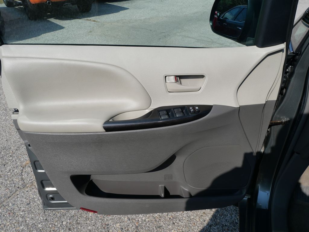 2012 Toyota Sienna LE Mt Pleasant MI