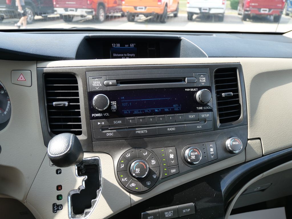 2012 Toyota Sienna LE Mt Pleasant MI