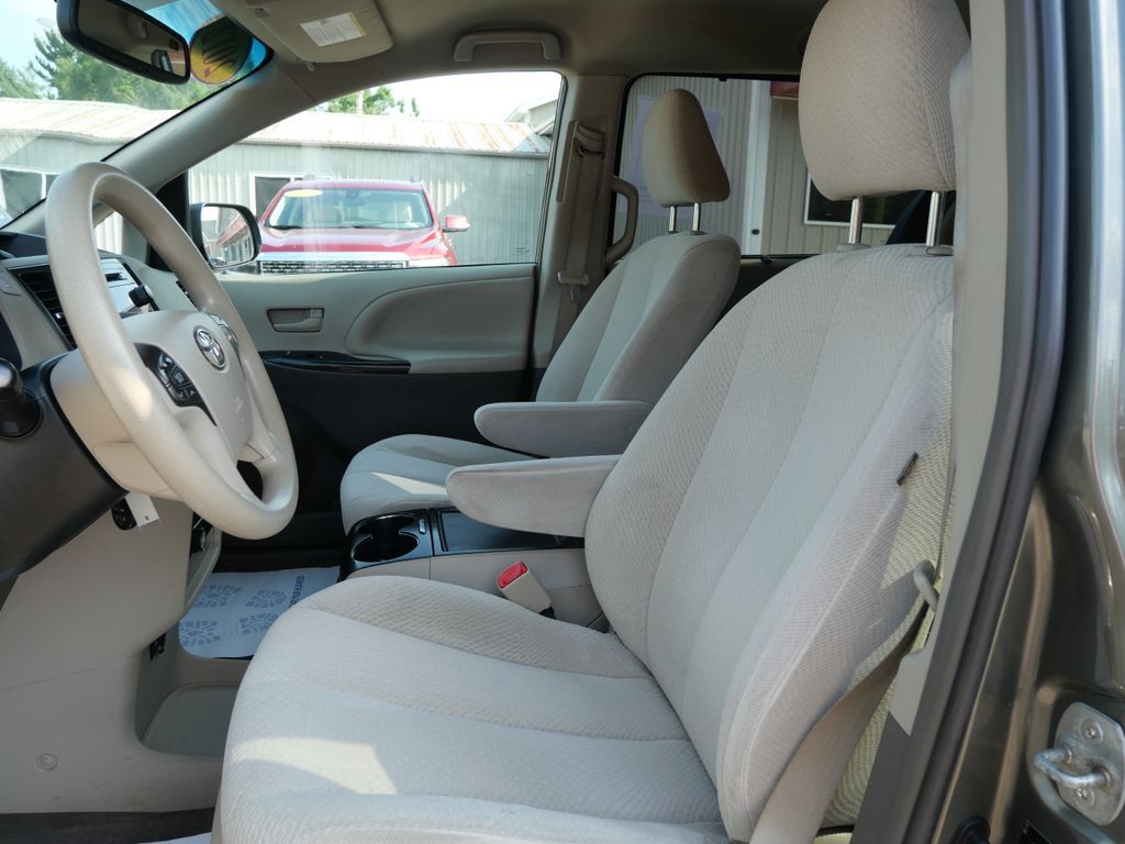 2012 Toyota Sienna LE Mt Pleasant MI
