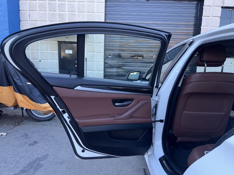 2013 BMW 5 Series 528i xDrive AWD w/ Premium Package Arlington VA