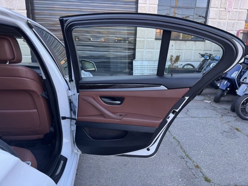 2013 BMW 5 Series 528i xDrive AWD w/ Premium Package Arlington VA