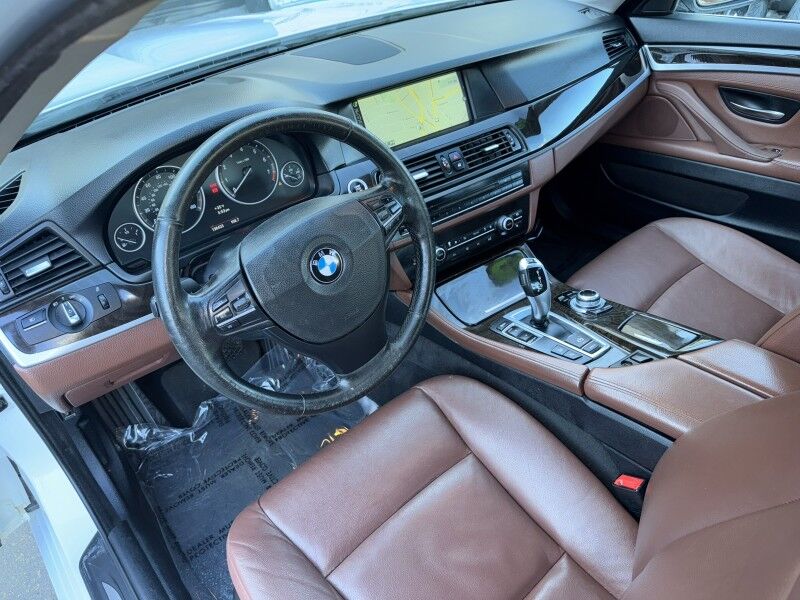 2013 BMW 5 Series 528i xDrive AWD w/ Premium Package Arlington VA