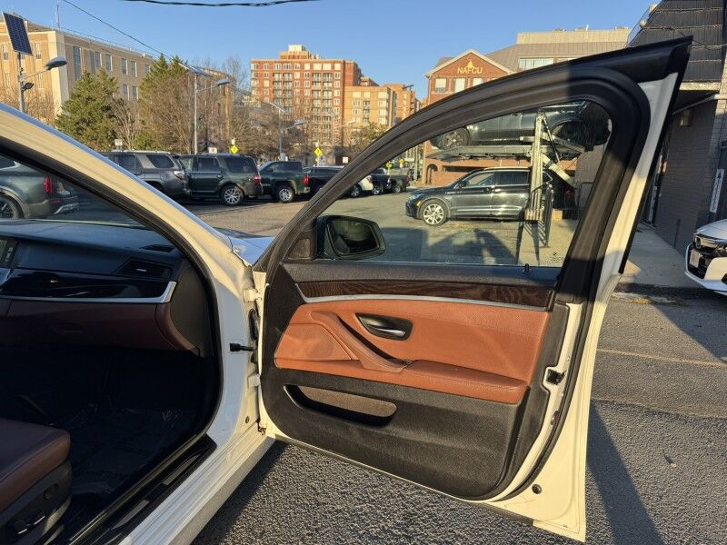 2013 BMW 5 Series 528i xDrive AWD w/ Premium Package Arlington VA