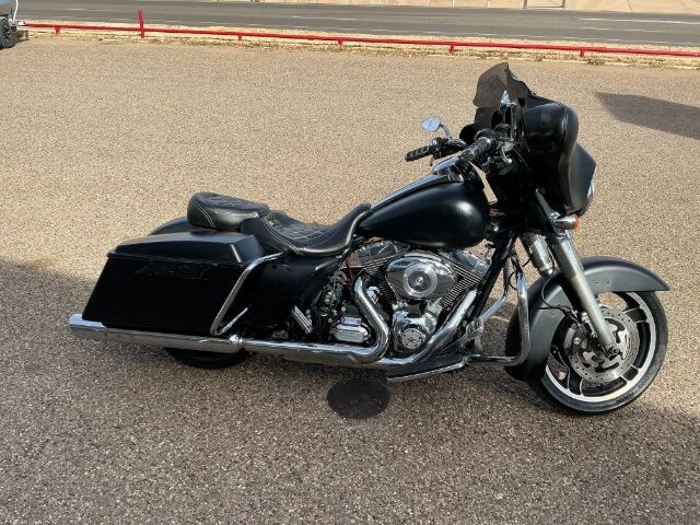 2013 Harley-Davidson FLHXI -