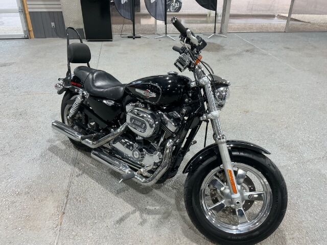 2013 Harley-Davidson XL1200C -