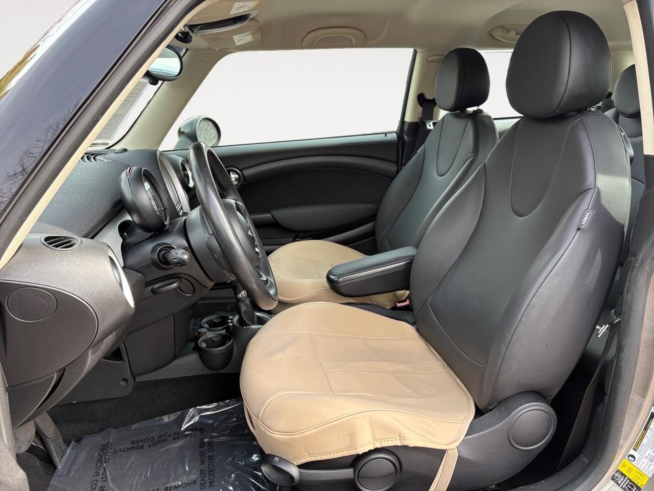 2013 MINI Cooper Hardtop BLUETOOTH, AUTO START/STOP, TRACTION CONTROL, REMOTE KEYLESS ENTRY, LOW MILEAGE, CLEAN CARFAX, KEEP IT COOL IN THIS MINI COOPER! Virginia Beach VA 2013 MINI Cooper Hardtop BLUETOOTH, AUTO START/STOP, TRACTION CONTROL, REMOTE KEYLESS ENTRY, LOW MILEAGE, CLEAN CARFAX, KEEP IT COOL IN THIS MINI COOPER! Virginia Beach VA