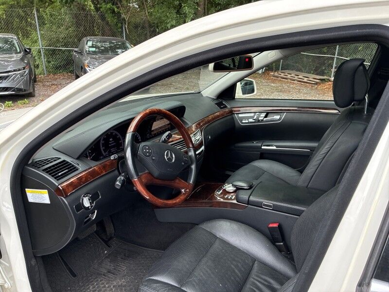 2013 Mercedes-Benz S 550 4dr Sdn S 550 4MATIC 2013 Mercedes-Benz S 550 4dr Sdn S 550 4MATIC