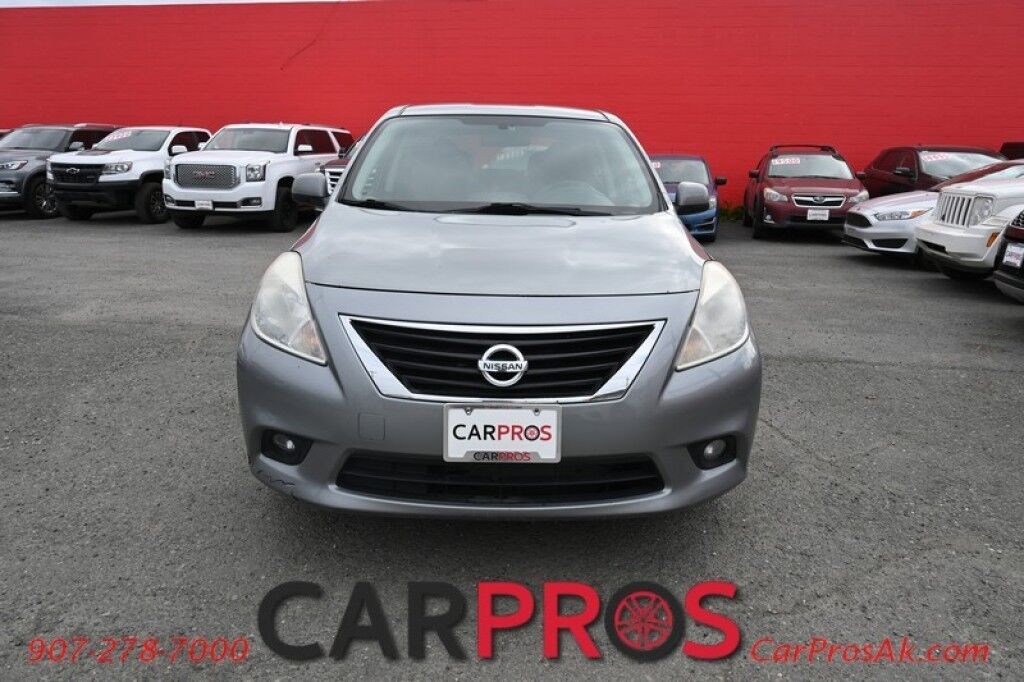 2013 Nissan Versa's photo