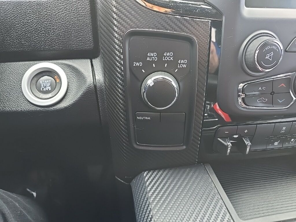 2013 Ram 1500 4x4 Crew Cab Sport Fond du Lac WI 2013 Ram 1500 4x4 Crew Cab Sport Fond du Lac WI