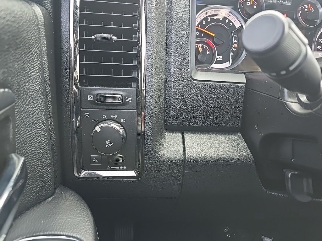 2013 Ram 1500 4x4 Crew Cab Sport Fond du Lac WI 2013 Ram 1500 4x4 Crew Cab Sport Fond du Lac WI