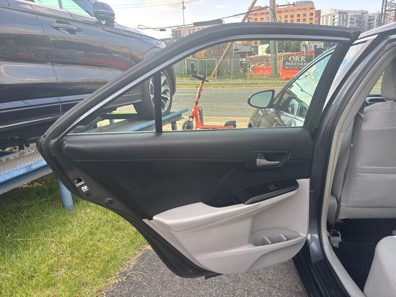 2013 Toyota Camry LE FWD Arlington VA