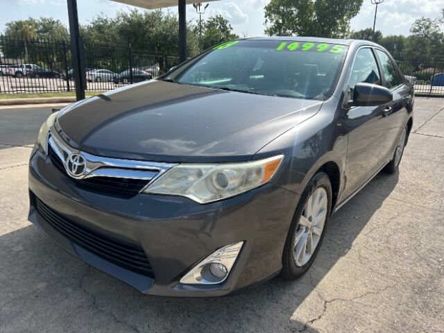 2013 Toyota Camry SE V6 | XLE V6 2013 Toyota Camry SE V6 | XLE V6