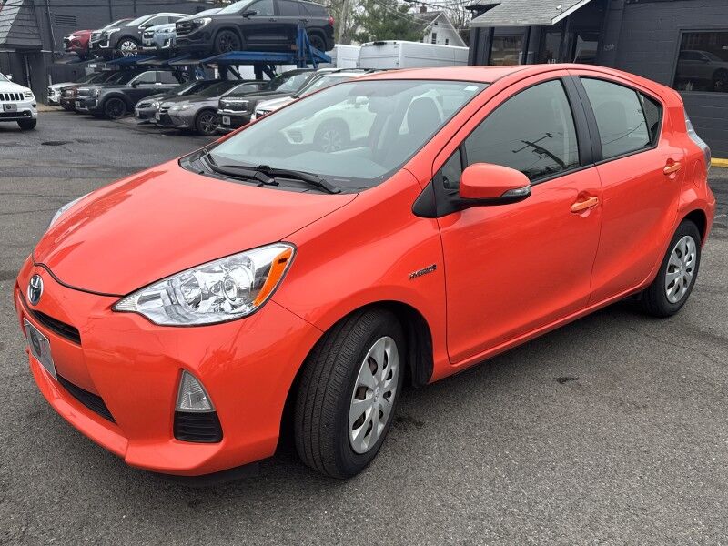 2013 Toyota Prius c Three 2013 Toyota Prius c Three