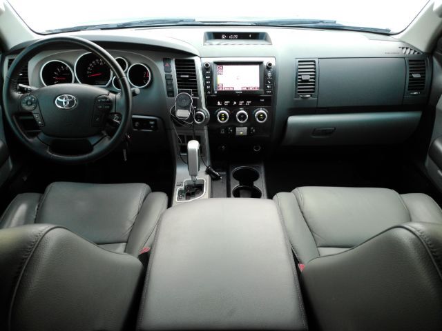2013 Toyota Sequoia Limited 5.7L V8 2013 Toyota Sequoia Limited 5.7L V8
