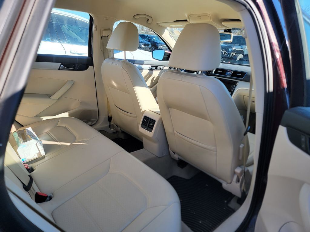 2013 Volkswagen Passat 2.5 SE