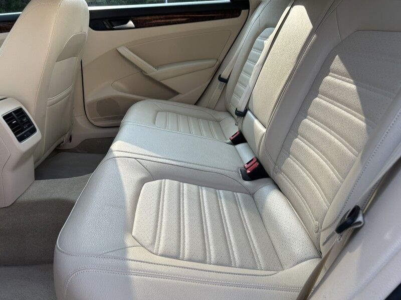 2013 Volkswagen Passat SEL Premium Webster MA 2013 Volkswagen Passat SEL Premium Webster MA