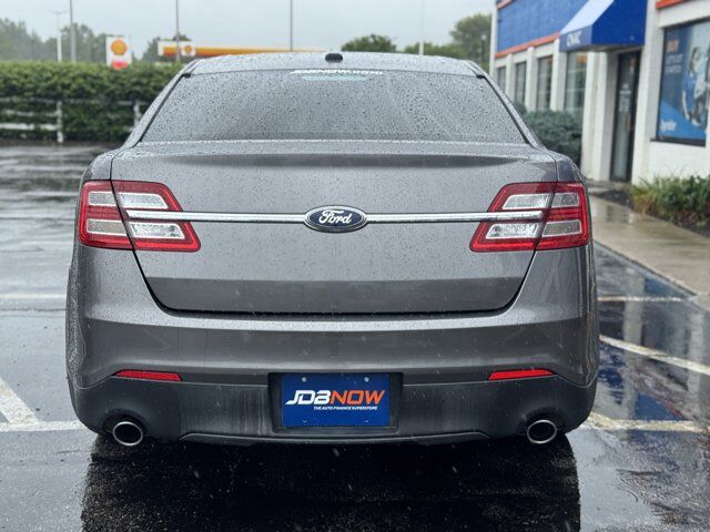 2014 Ford Taurus