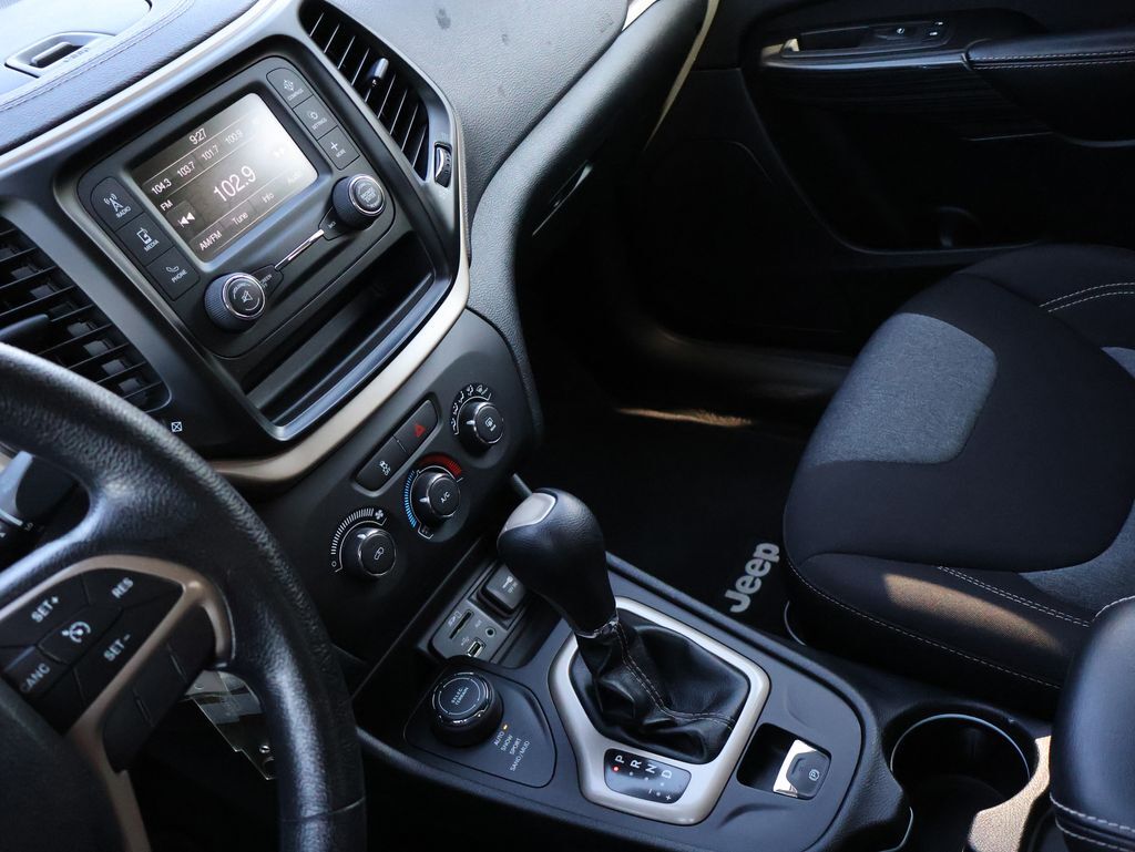 2014 Jeep Cherokee Sport