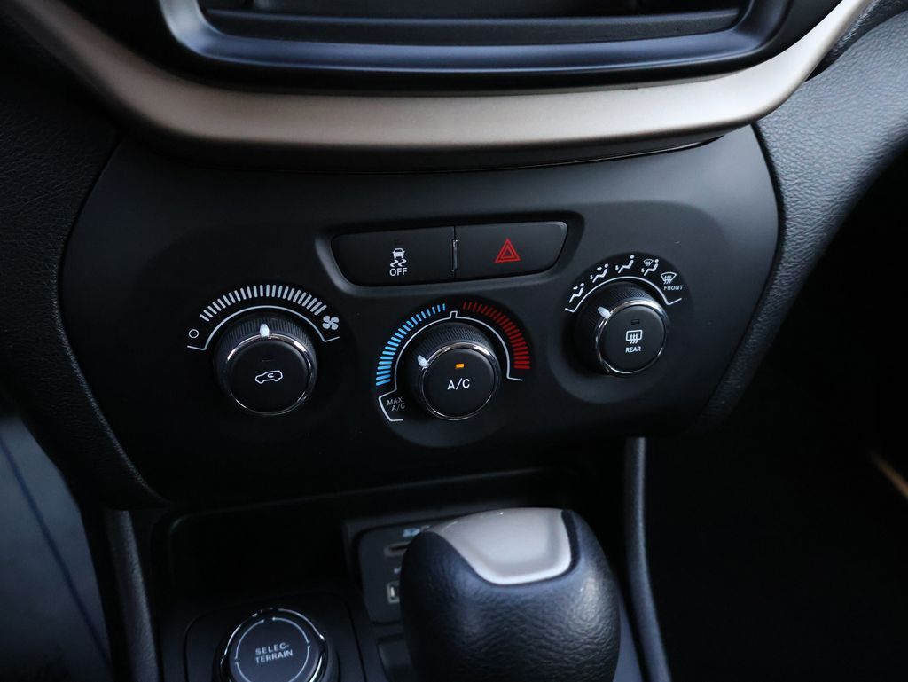 2014 Jeep Cherokee Sport