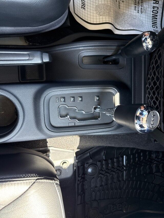 2014 Jeep Wrangler Unlimited Altitude Springfield IL 2014 Jeep Wrangler Unlimited Altitude Springfield IL