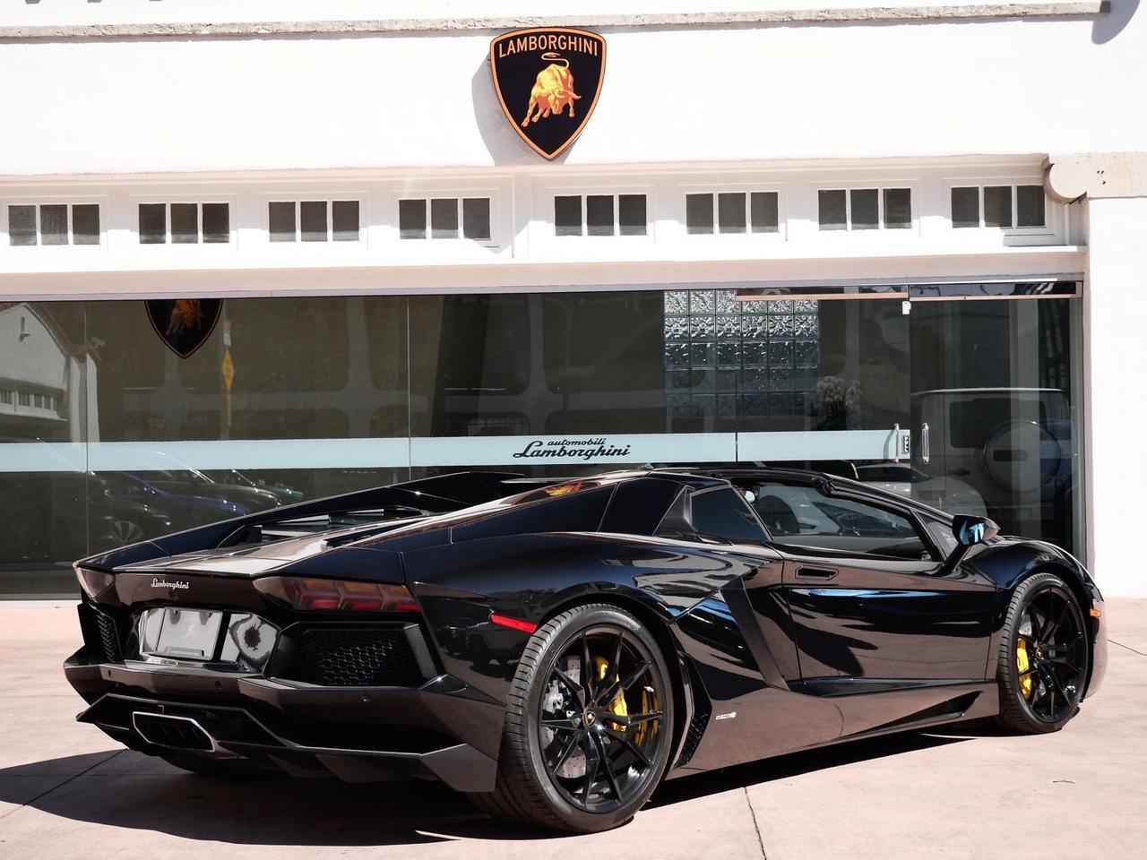 2014 Lamborghini Aventador Roadster LP700-4 LP700-4