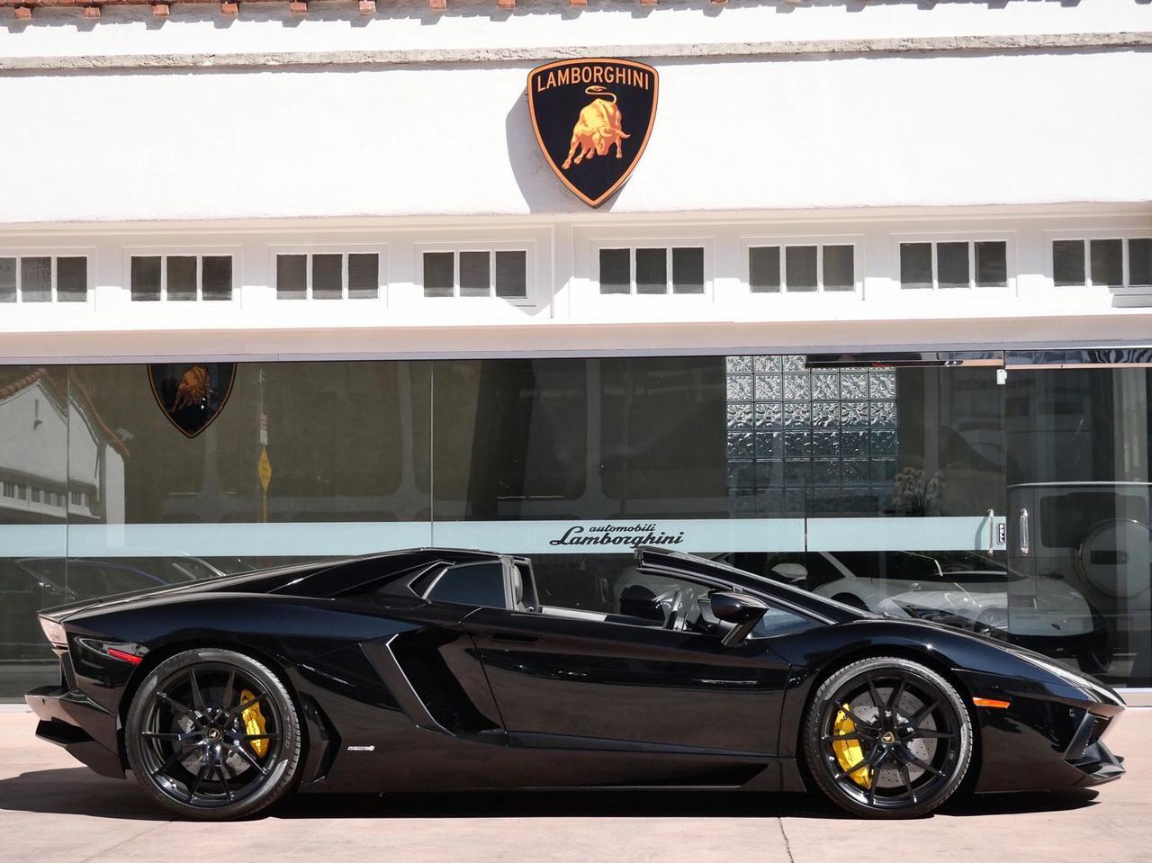 2014 Lamborghini Aventador Roadster LP700-4 LP700-4