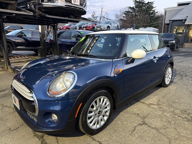 2014 MINI Cooper Hardtop 2-Door Hardtop FWD w/ Premium Package 2 2014 MINI Cooper Hardtop 2-Door Hardtop FWD w/ Premium Package 2