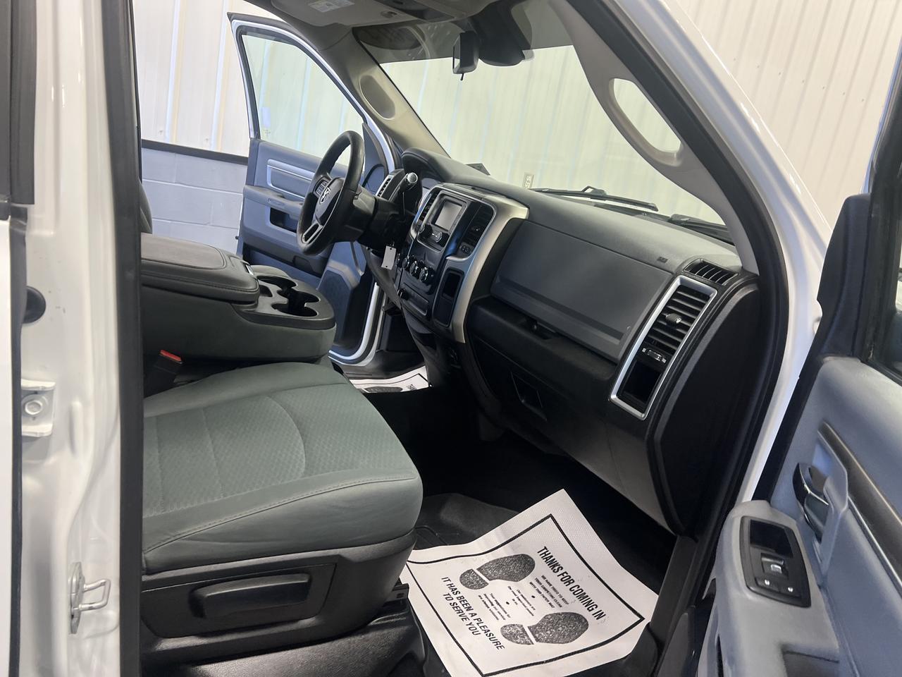 RAM2500 CREW CAB 4X421