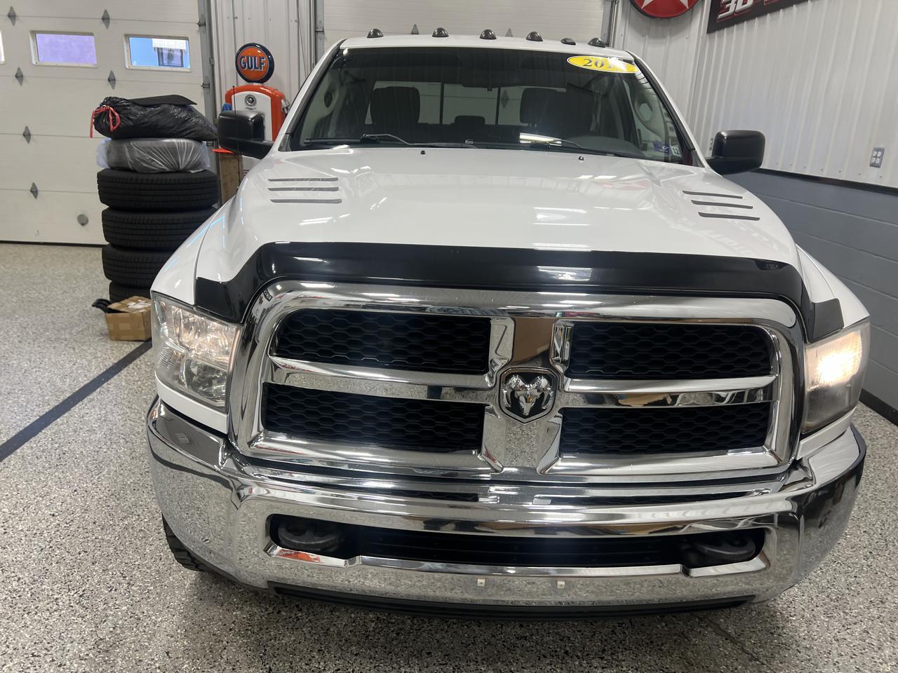 RAM2500 CREW CAB 4X44