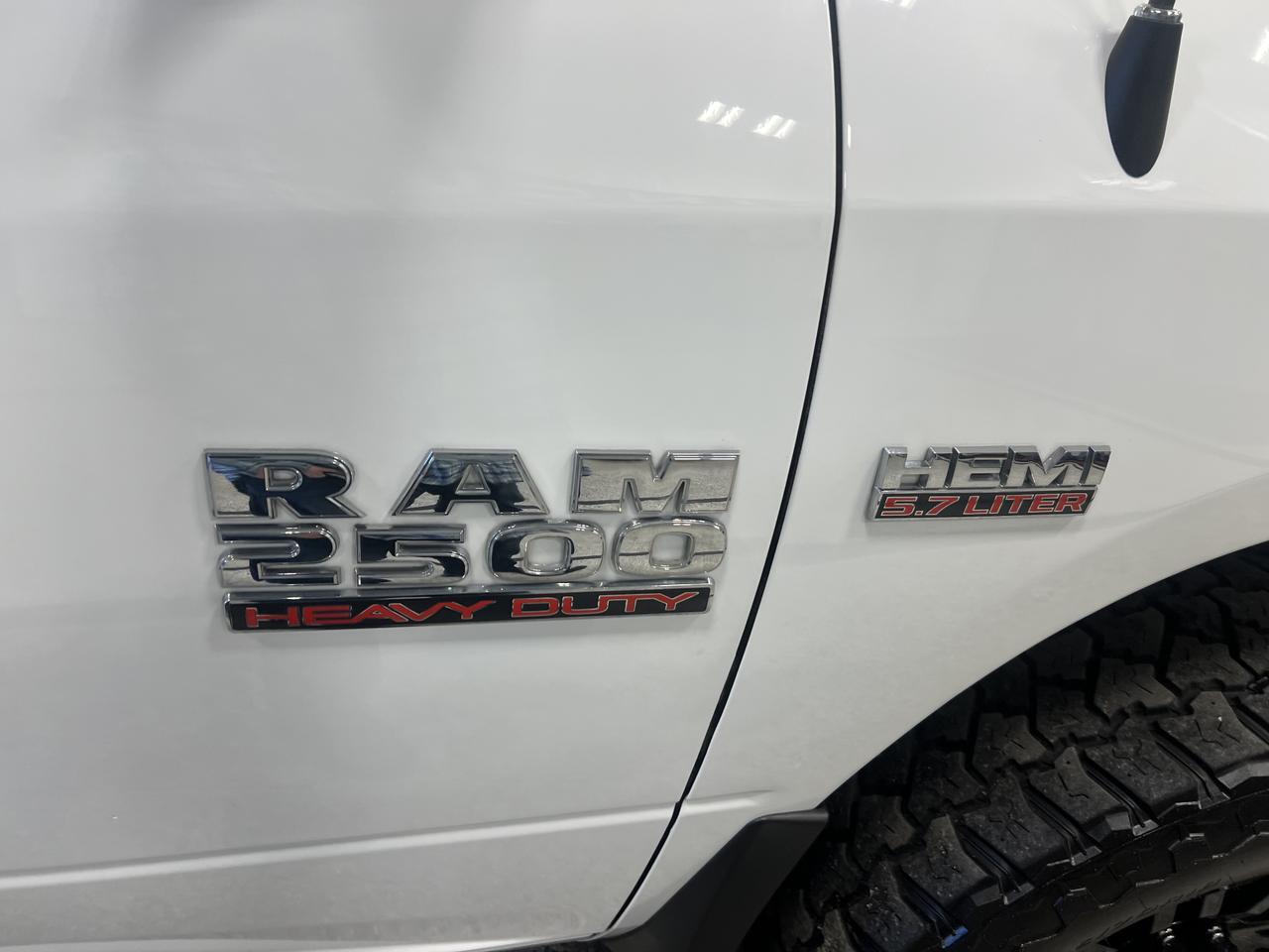 RAM2500 CREW CAB 4X415