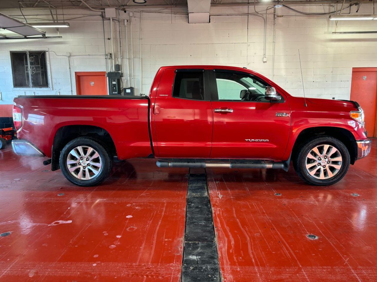 2014 Toyota Tundra Limited's photo