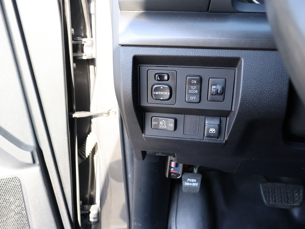 2014 Toyota Tundra SR5