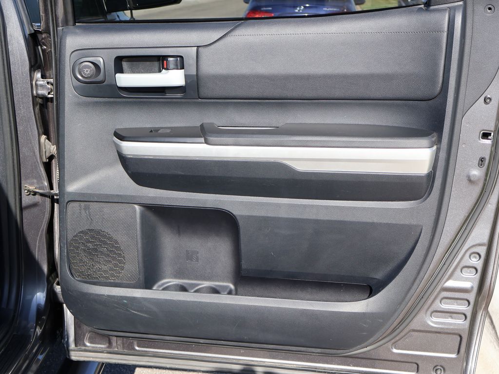 2014 Toyota Tundra SR5