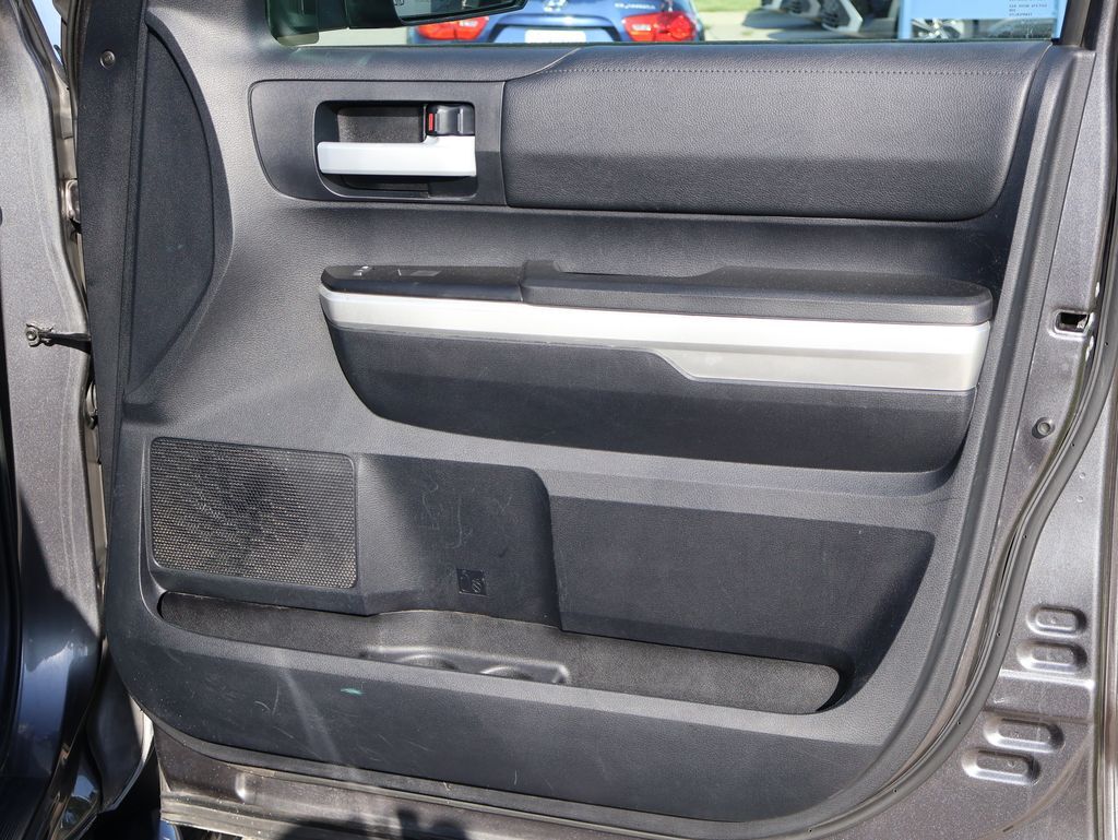 2014 Toyota Tundra SR5
