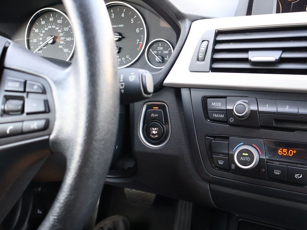 2015 BMW 3 Series 320i