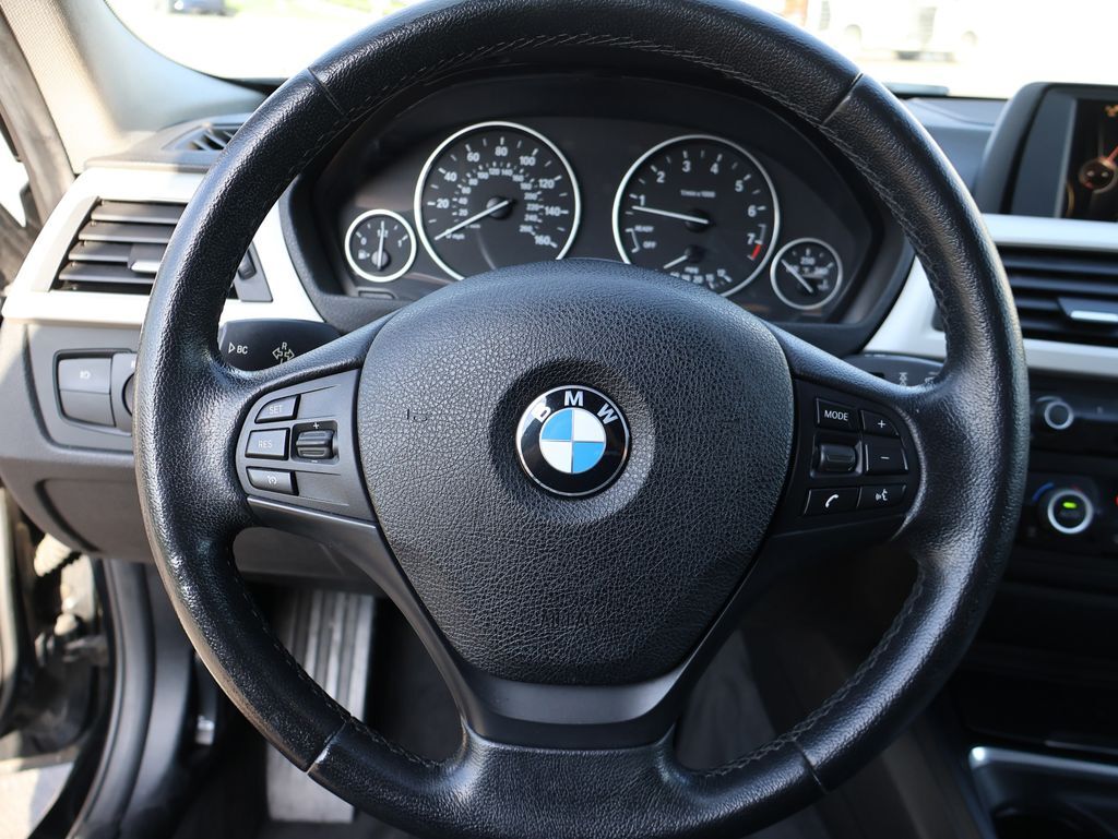 2015 BMW 3 Series 320i