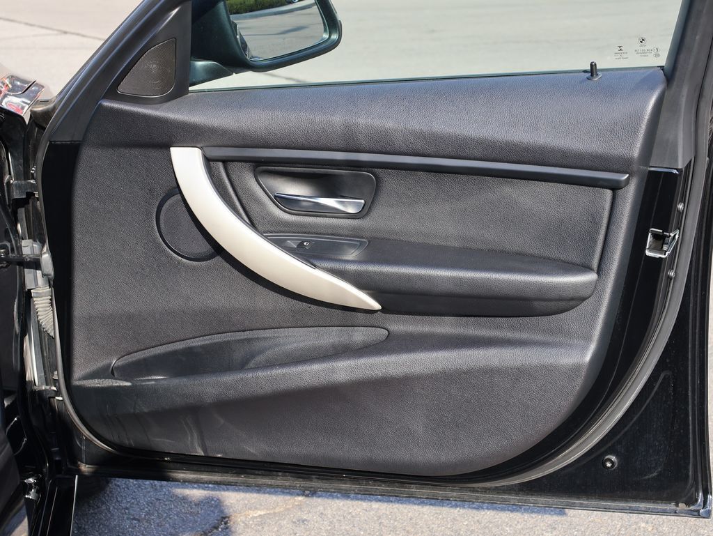 2015 BMW 3 Series 320i