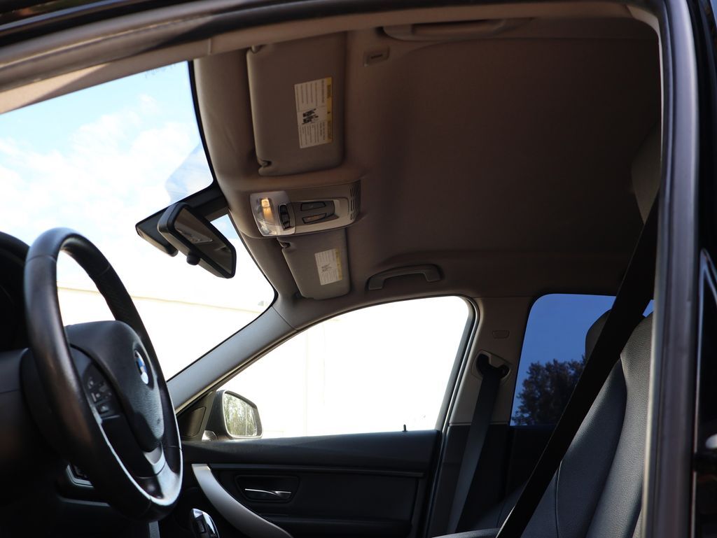 2015 BMW 3 Series 320i
