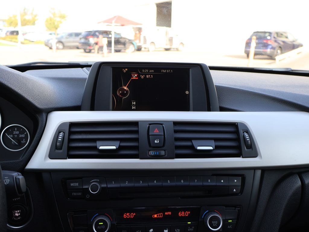 2015 BMW 3 Series 320i