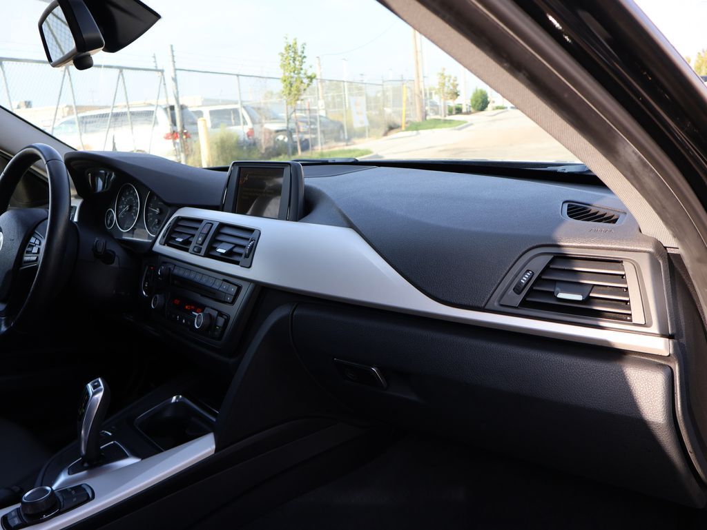 2015 BMW 3 Series 320i