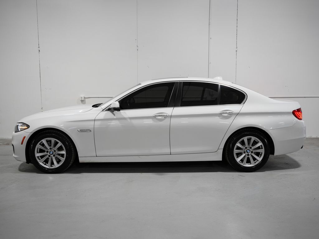2015 BMW 5 Series 528i xDrive 2015 BMW 5 Series 528i xDrive