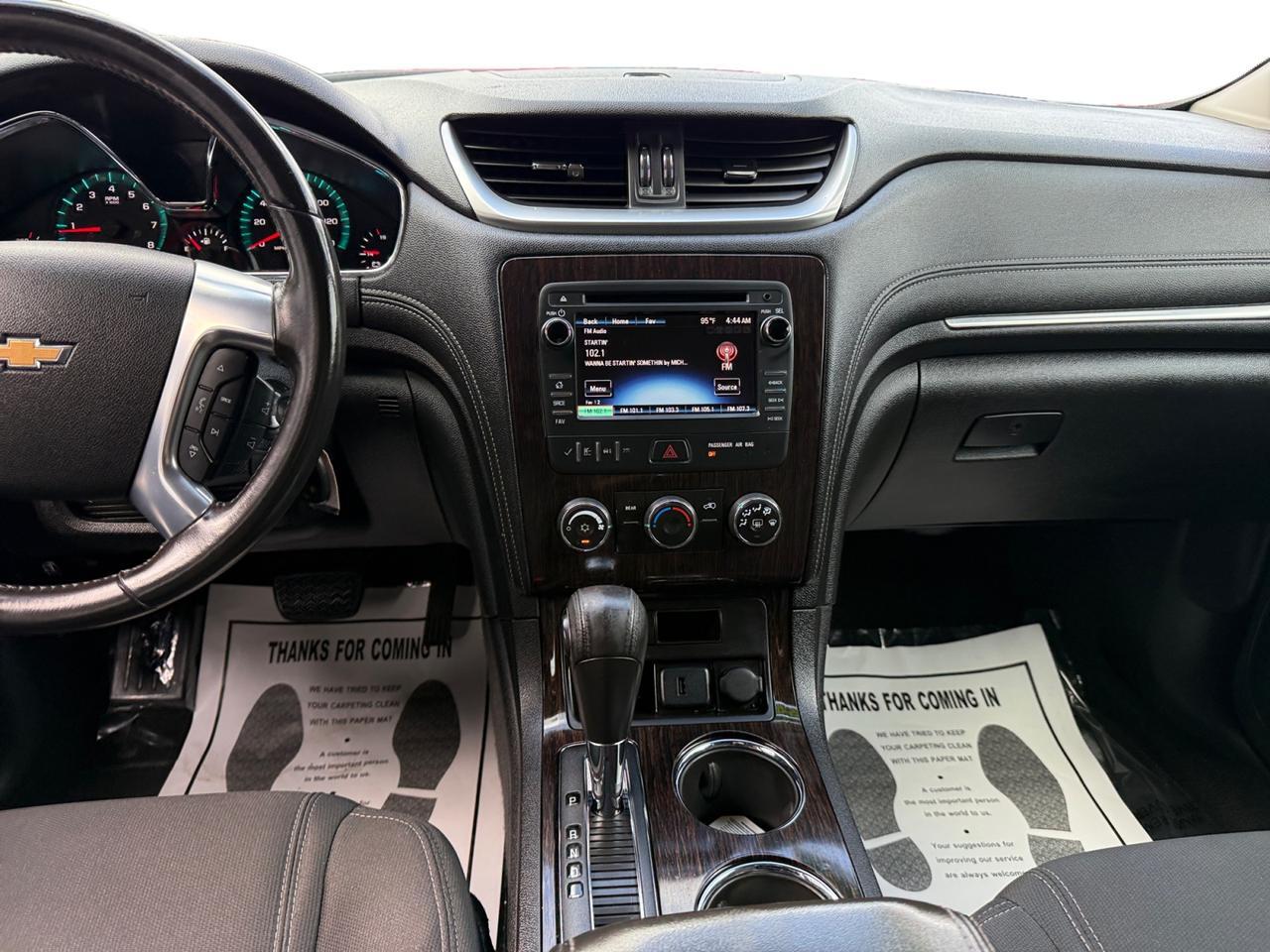 2015 CHEVROLET TRAVERSE 1LT Kansas City MO 2015 CHEVROLET TRAVERSE 1LT Kansas City MO