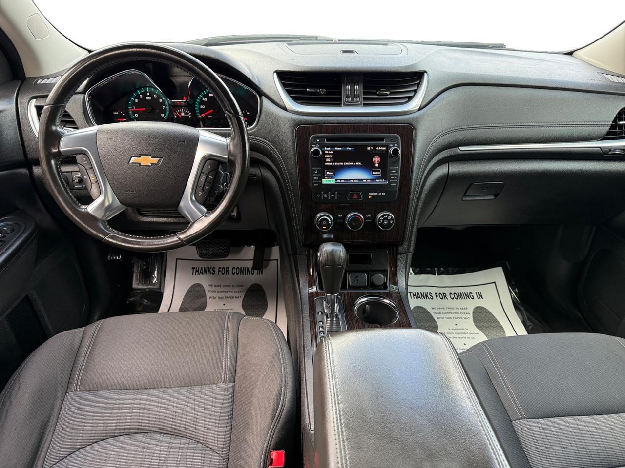 2015 CHEVROLET TRAVERSE 1LT Kansas City MO 2015 CHEVROLET TRAVERSE 1LT Kansas City MO