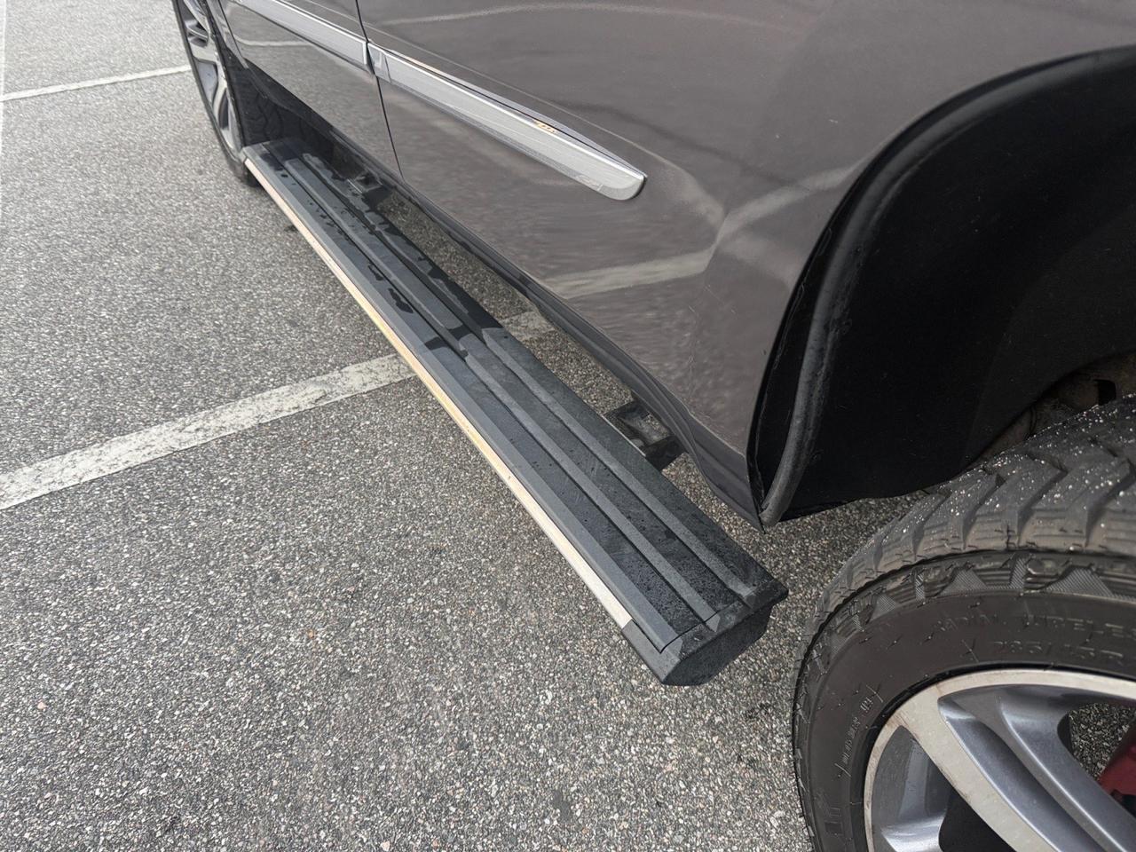 2015 Cadillac Escalade Premium, HEATED AND VENTILATED SEATS, HEATED REAR SEATS, POWER RUNNING BOARDS, SUNROOF, BOSE SPEAKERS, ALL WEATHER FLOOR MATS, CAPTAINS CHAIRS, 3RD ROW, REMOTE START, POWER FOLDING MIRRORS, THE PERFECT FAMILY VEHICLE! Norfolk VA 2015 Cadillac Escalade Premium, HEATED AND VENTILATED SEATS, HEATED REAR SEATS, POWER RUNNING BOARDS, SUNROOF, BOSE SPEAKERS, ALL WEATHER FLOOR MATS, CAPTAINS CHAIRS, 3RD ROW, REMOTE START, POWER FOLDING MIRRORS, THE PERFECT FAMILY VEHICLE! Norfolk VA