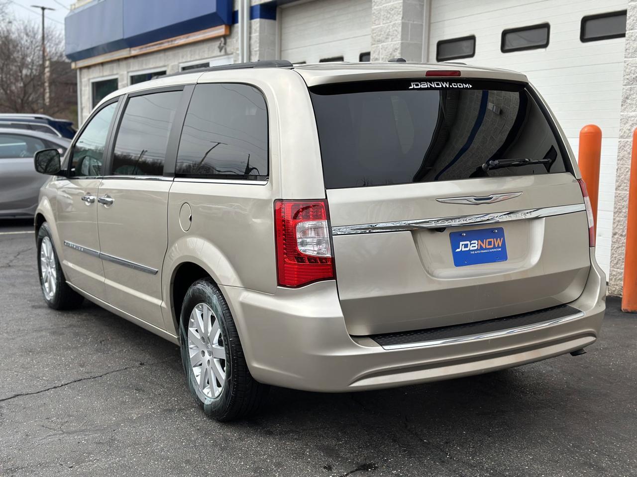2015 Chrysler Town & Country